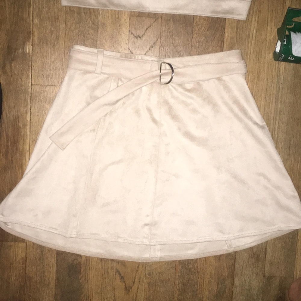 Two piece set - Picture 4 of 5